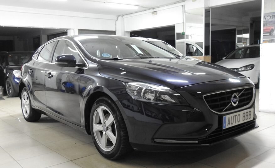 VOLVO V40 2.0 D2 Summum