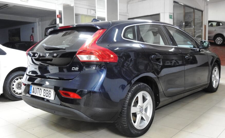 VOLVO V40 2.0 D2 Summum