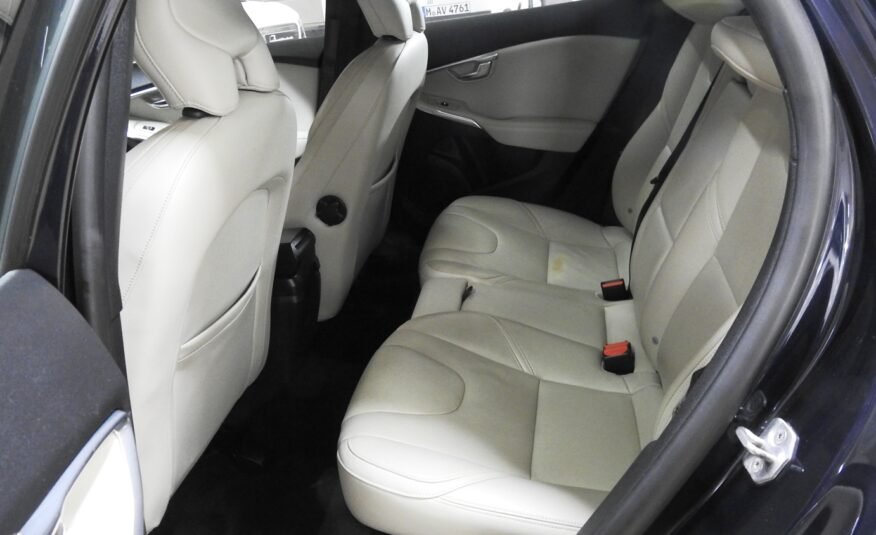 VOLVO V40 2.0 D2 Summum