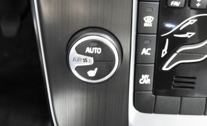 VOLVO V40 2.0 D2 Summum