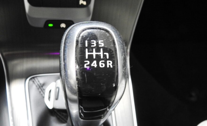 VOLVO V40 2.0 D2 Summum
