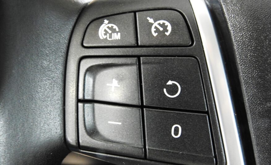 VOLVO V40 2.0 D2 Summum